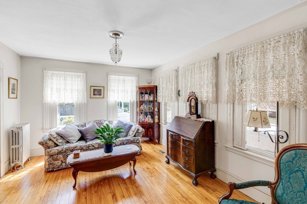 5 Bricher St