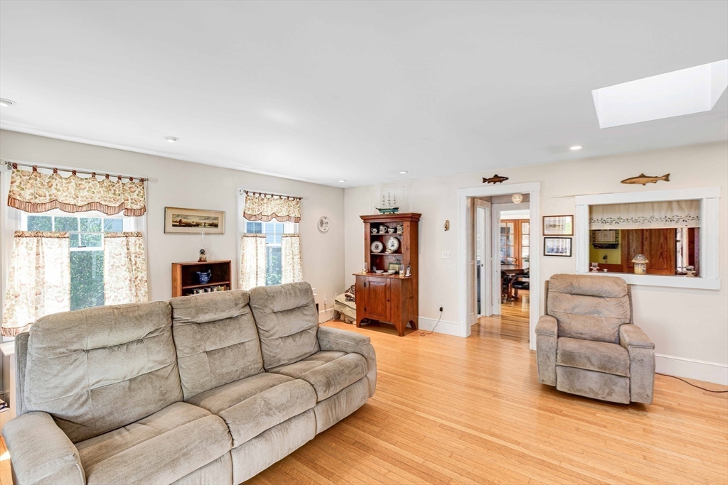 5 Bricher St