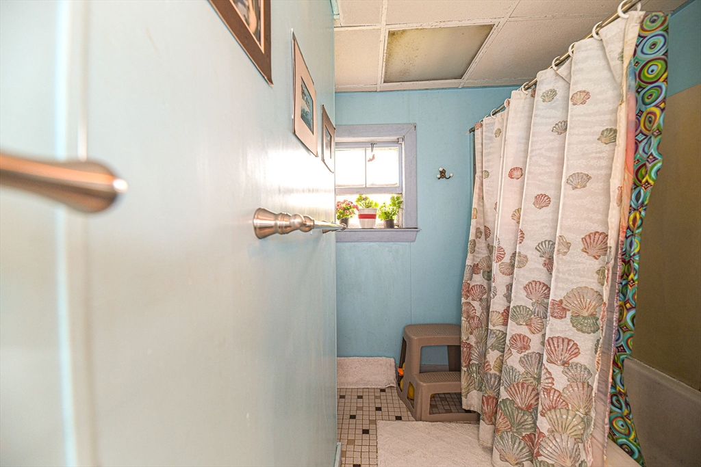 137 Old Point Road