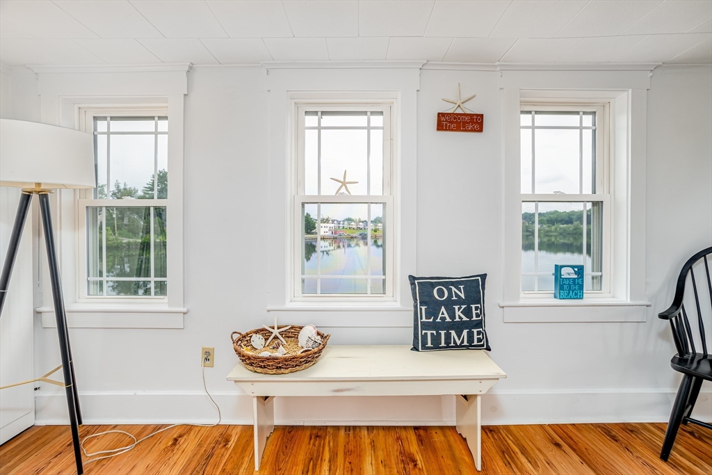 3 Lakeside Ave