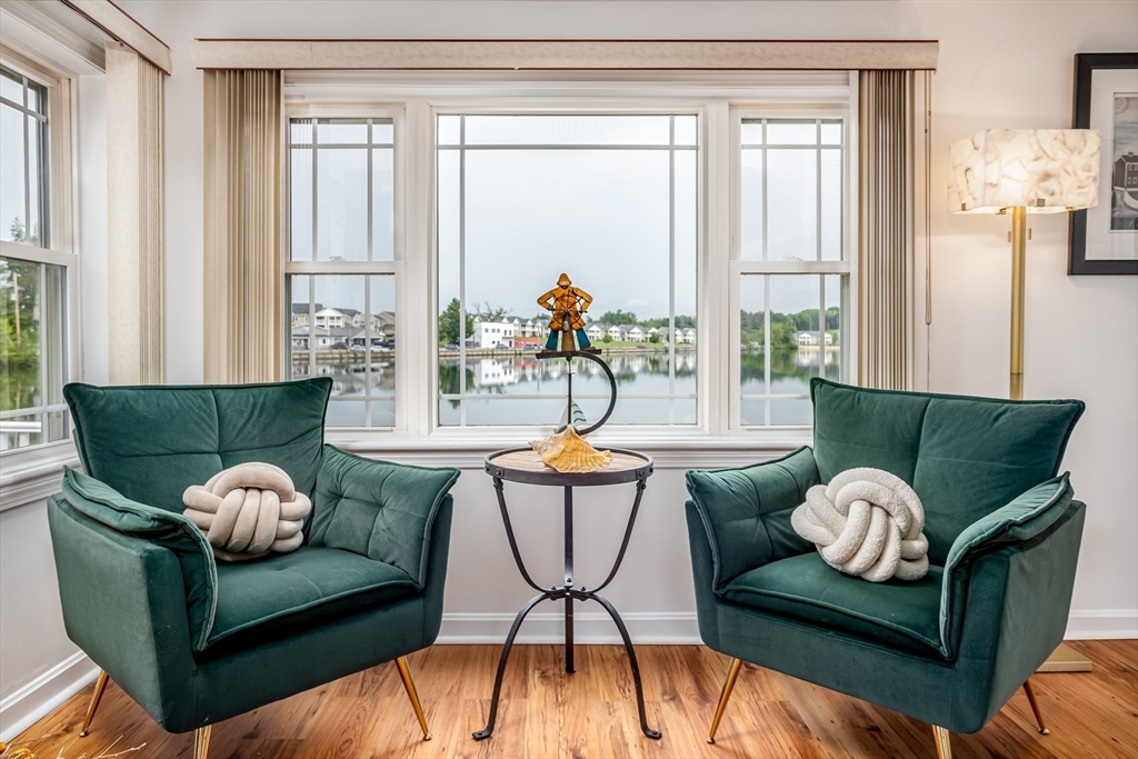 3 Lakeside Ave