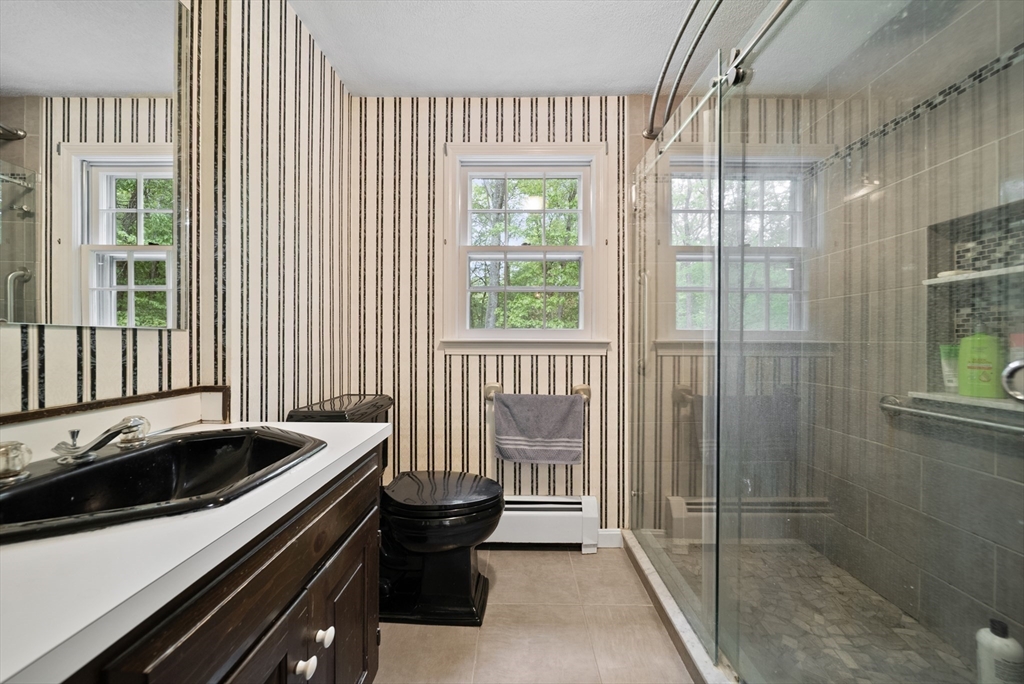 8 Lillian Dr