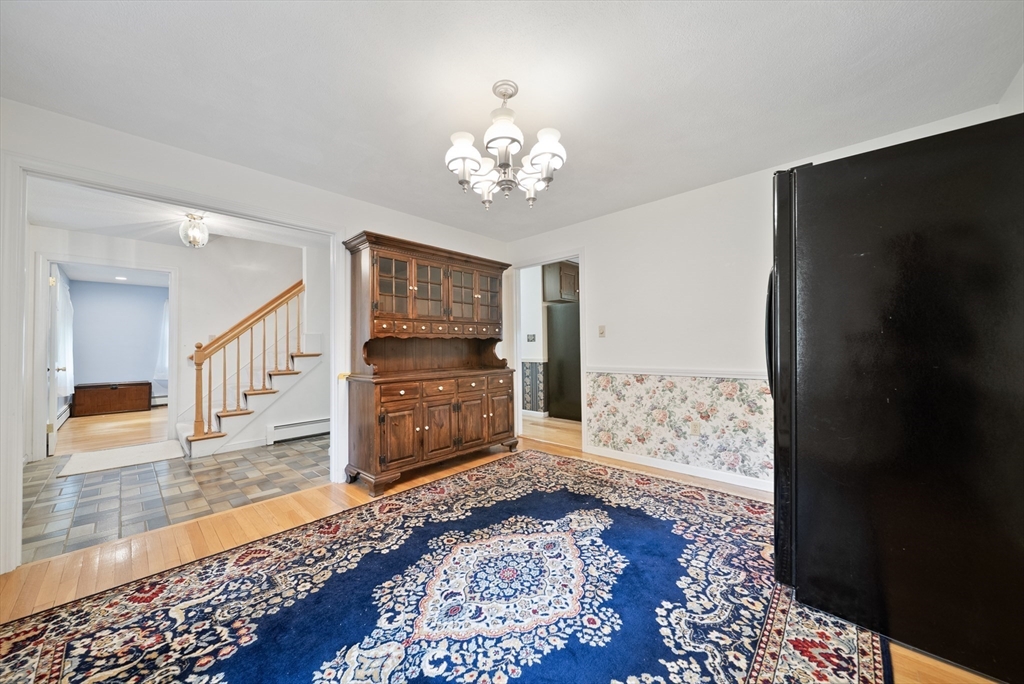 8 Lillian Dr