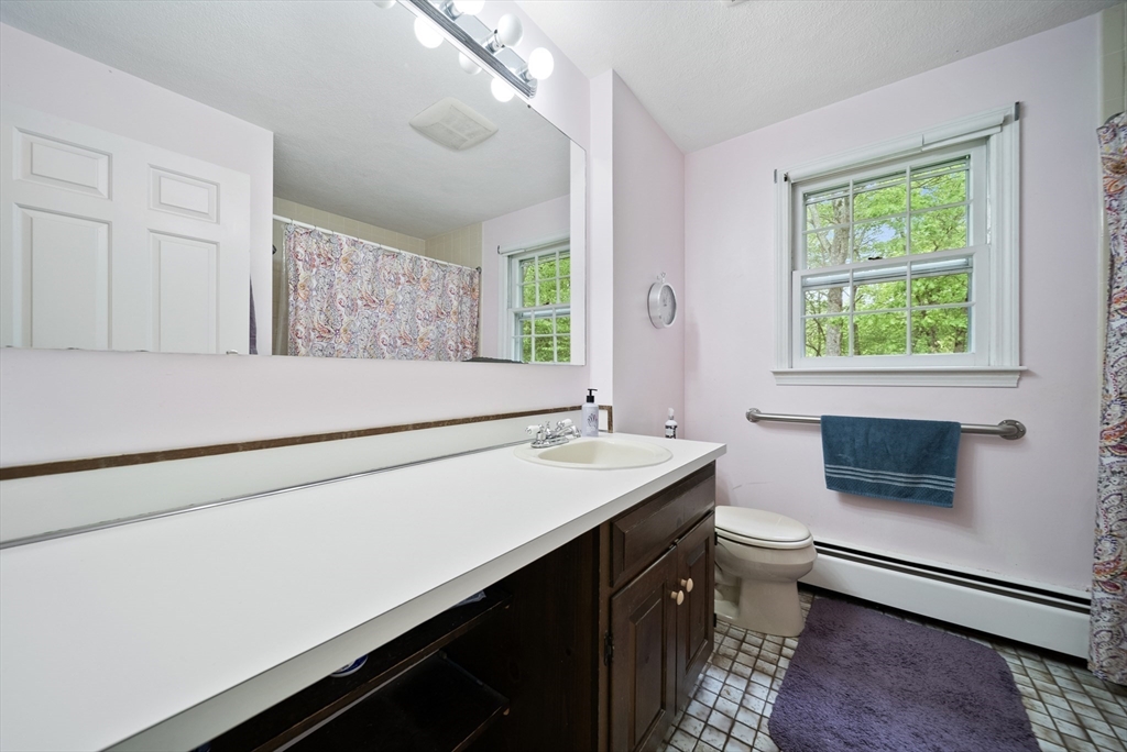 8 Lillian Dr