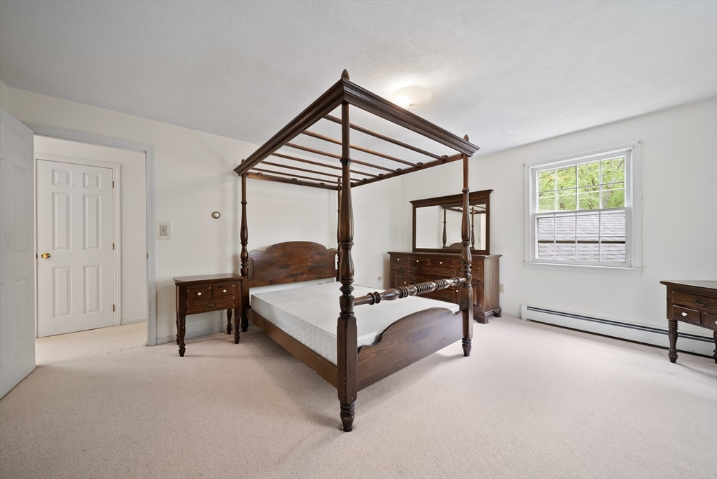 8 Lillian Dr