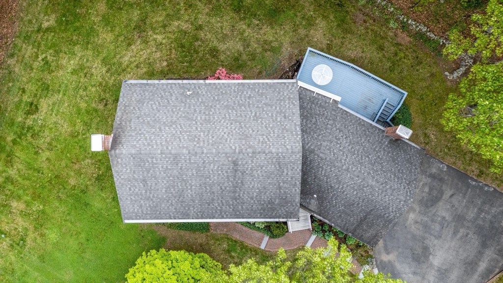 8 Lillian Dr