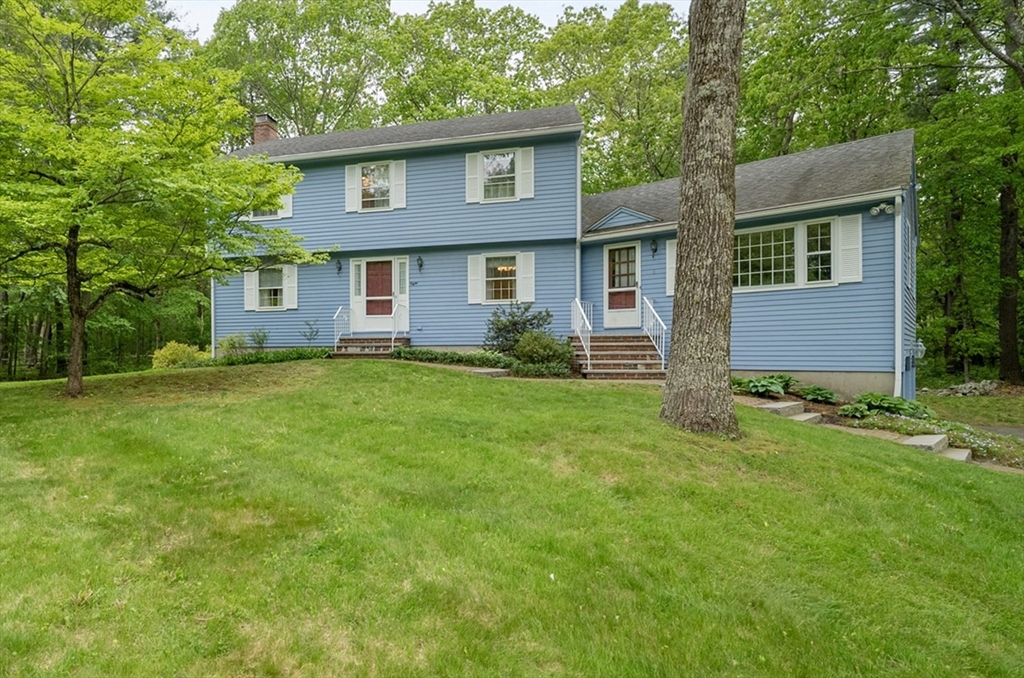 8 Lillian Dr