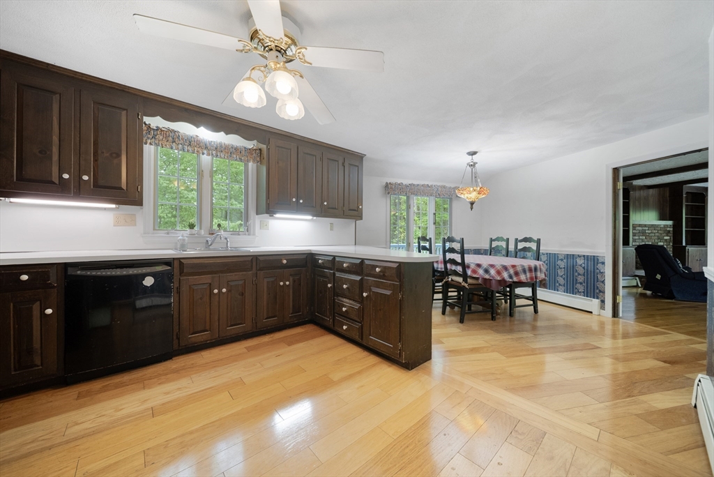 8 Lillian Dr