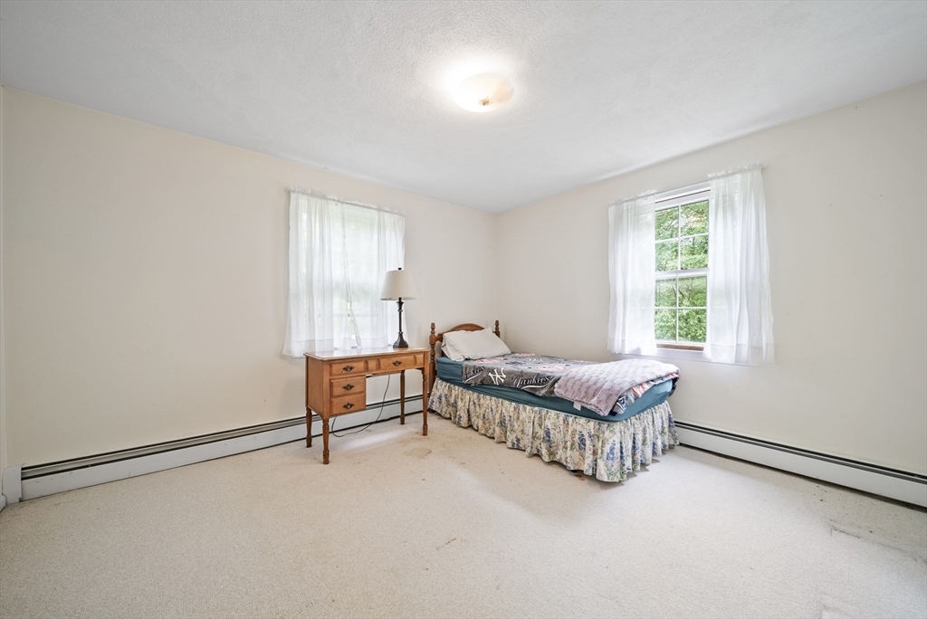 8 Lillian Dr