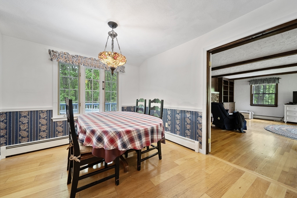 8 Lillian Dr