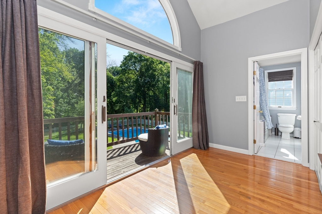 82 Maple St