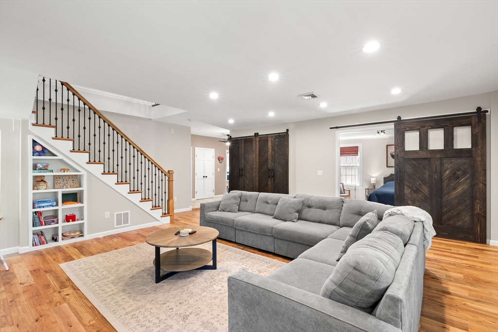 82 Maple St