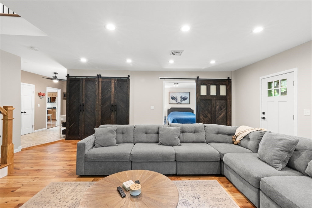 82 Maple St