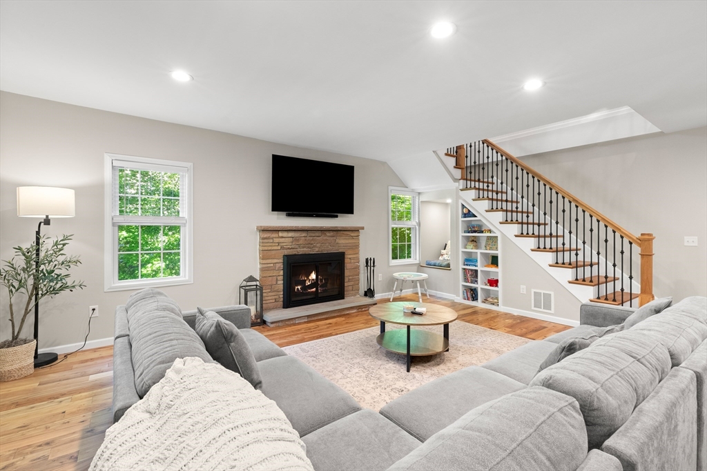 82 Maple St
