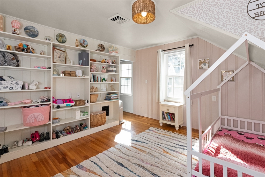 82 Maple St