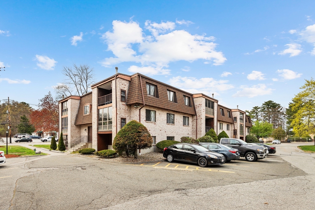 1 Greenbriar Dr # 304