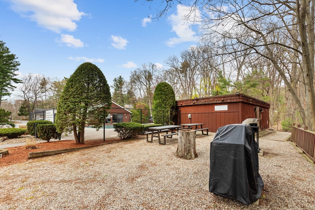 1 Greenbriar Dr # 304