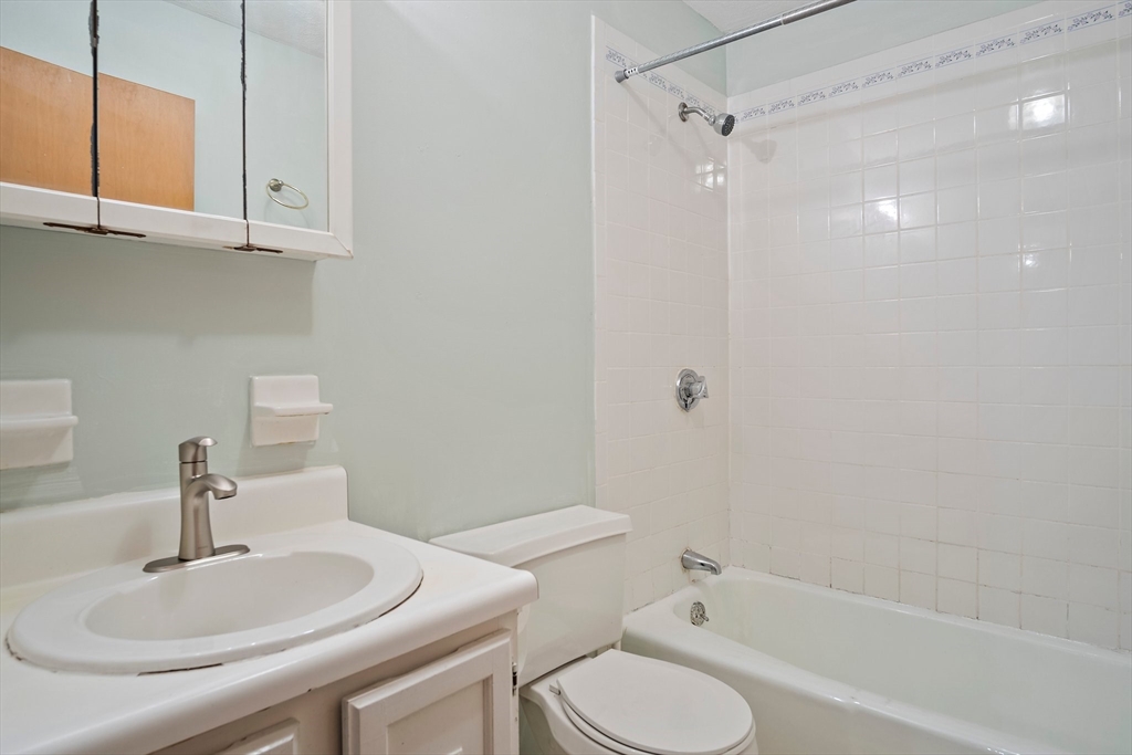 11 Kenmar Dr # 13