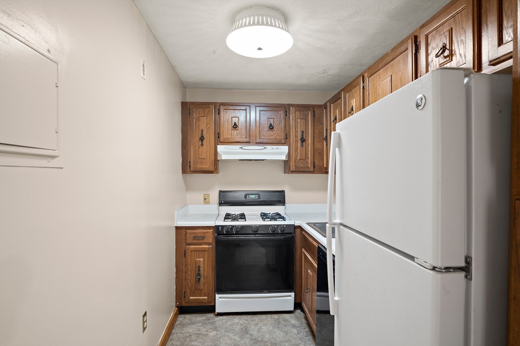 11 Kenmar Dr # 13