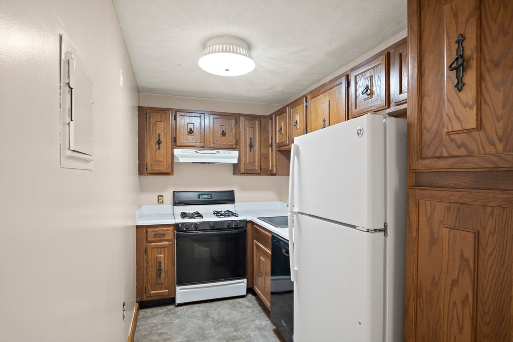 11 Kenmar Dr # 13