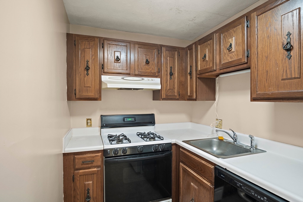 11 Kenmar Dr # 13