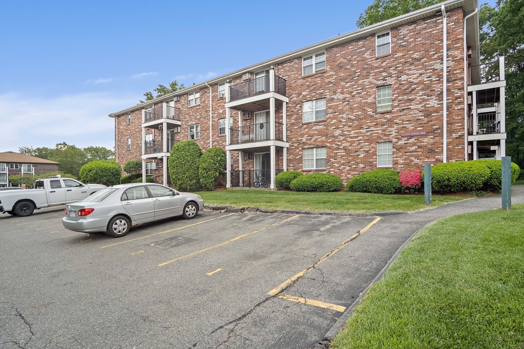 11 Kenmar Dr # 13
