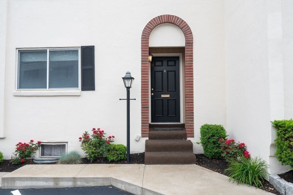 1 Charles St Unit: W