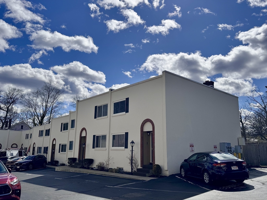 1 Charles St Unit: W
