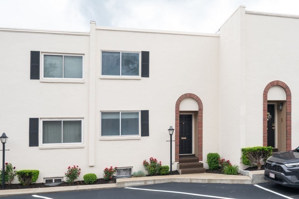 1 Charles St Unit: W