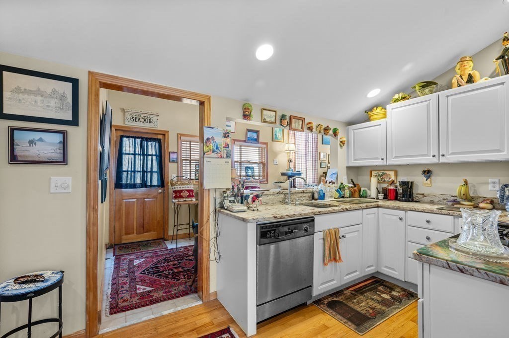1 Carter Avenue
