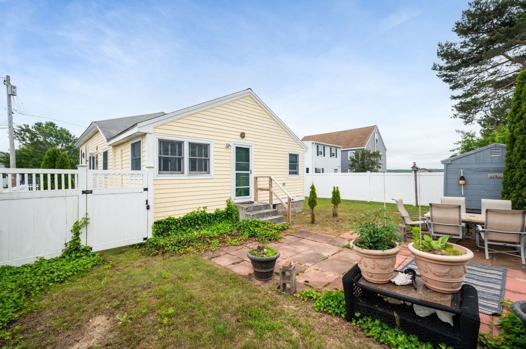 1 Carter Avenue