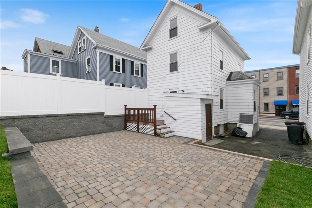 18 Rantoul St