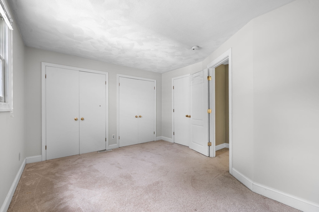 10 Carlida Rd