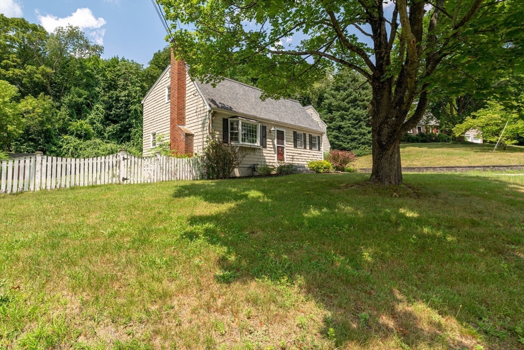 10 Carlida Rd