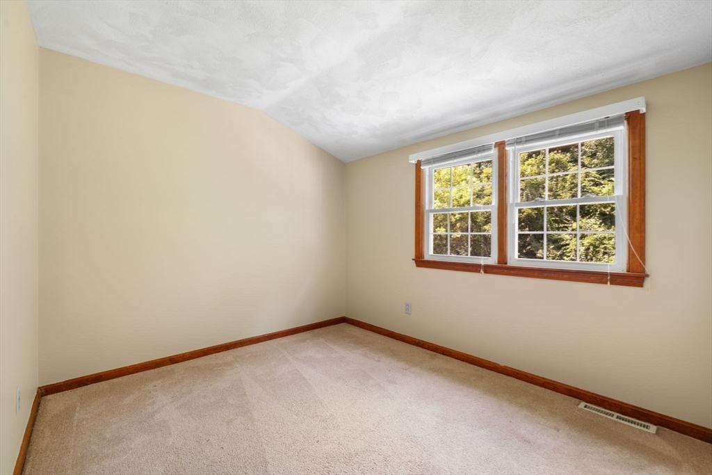 10 Carlida Rd