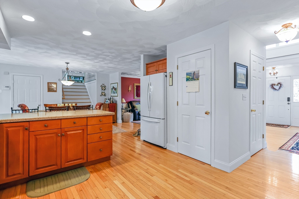 18 Maple Ridge Rd