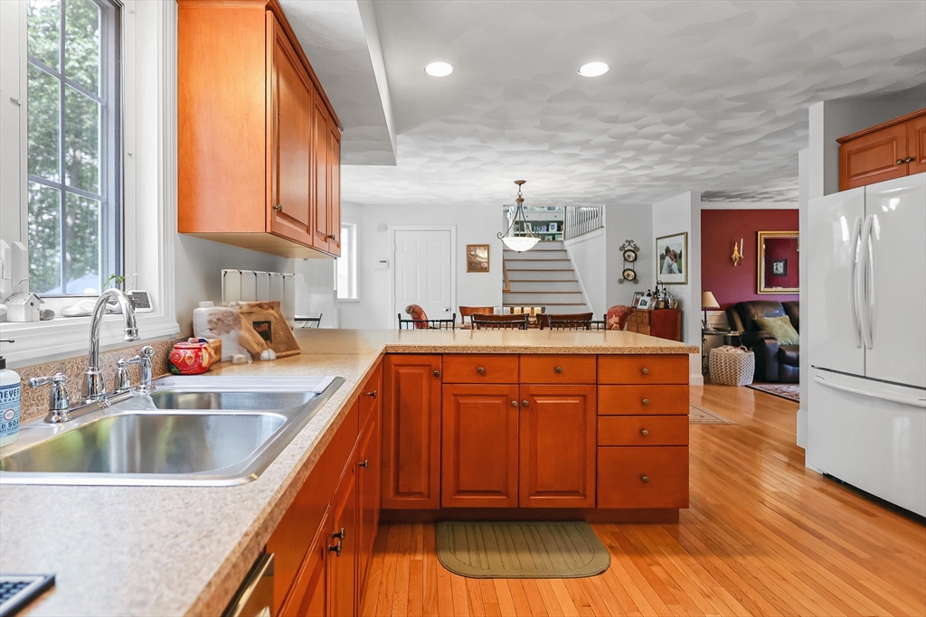 18 Maple Ridge Rd