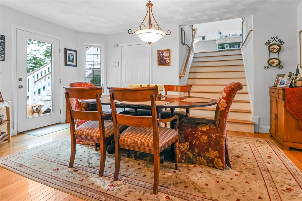 18 Maple Ridge Rd