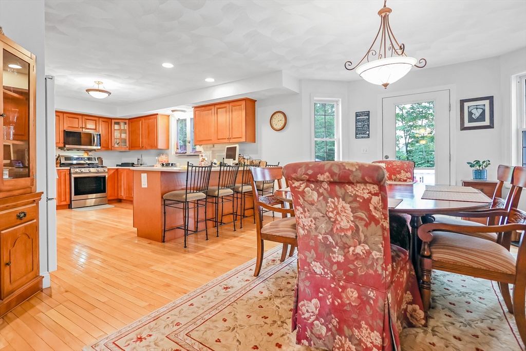 18 Maple Ridge Rd