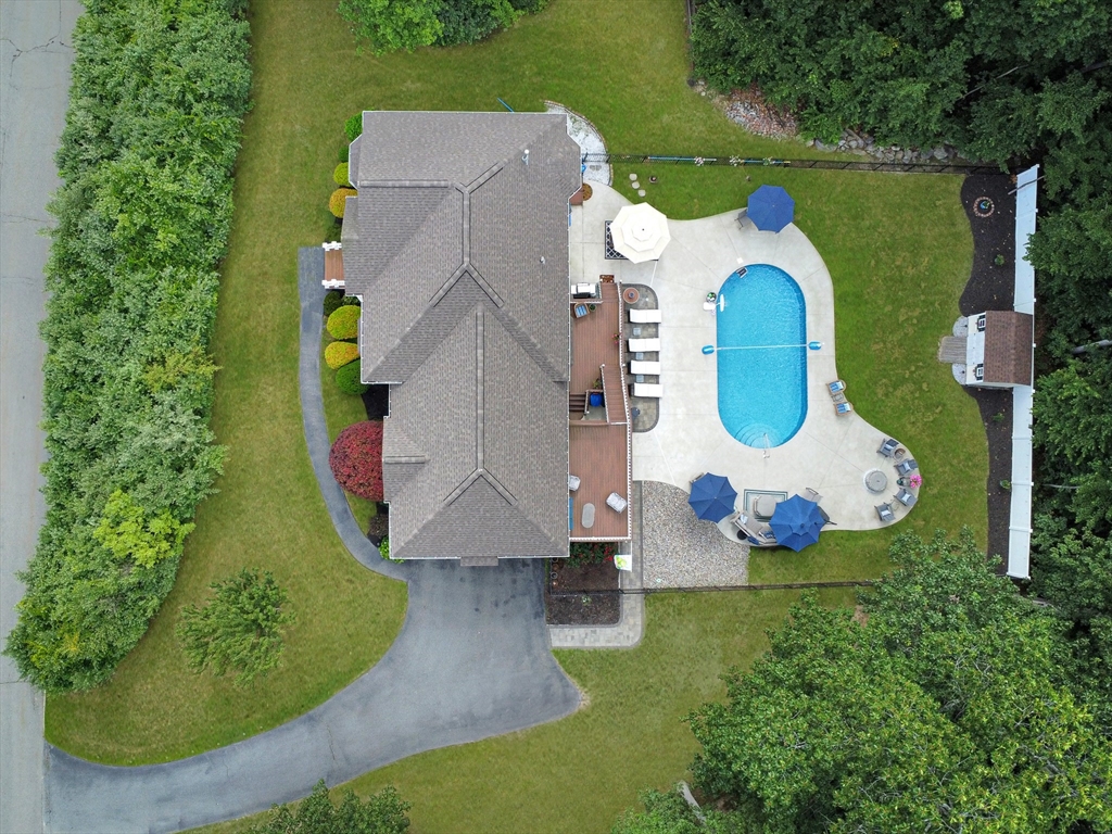 18 Maple Ridge Rd