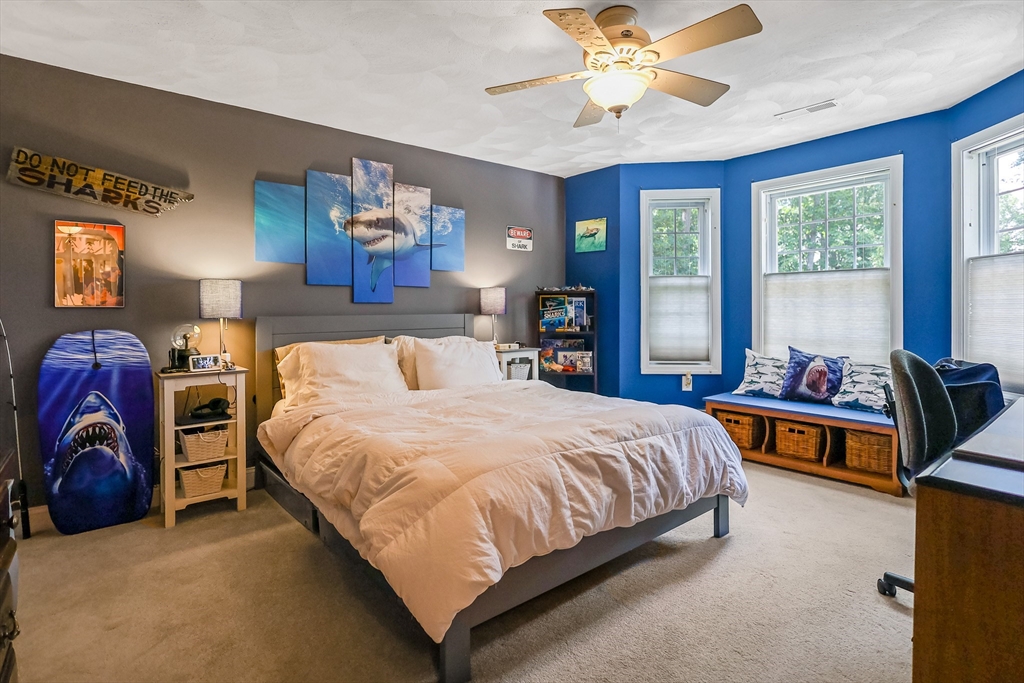 18 Maple Ridge Rd