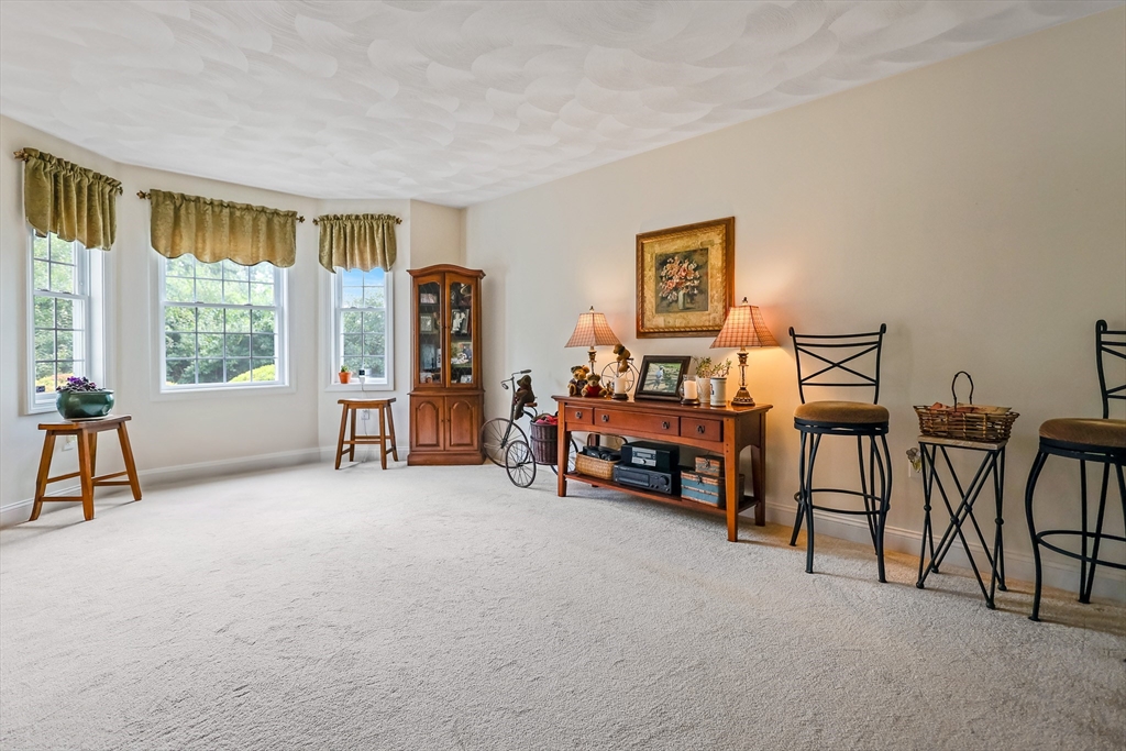 18 Maple Ridge Rd