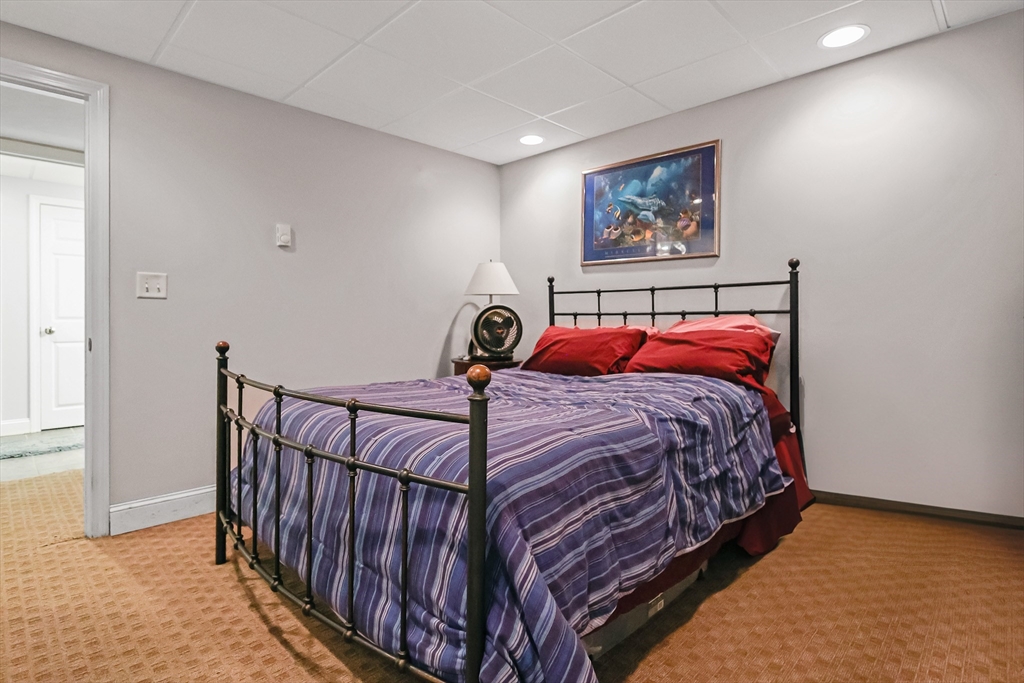 18 Maple Ridge Rd