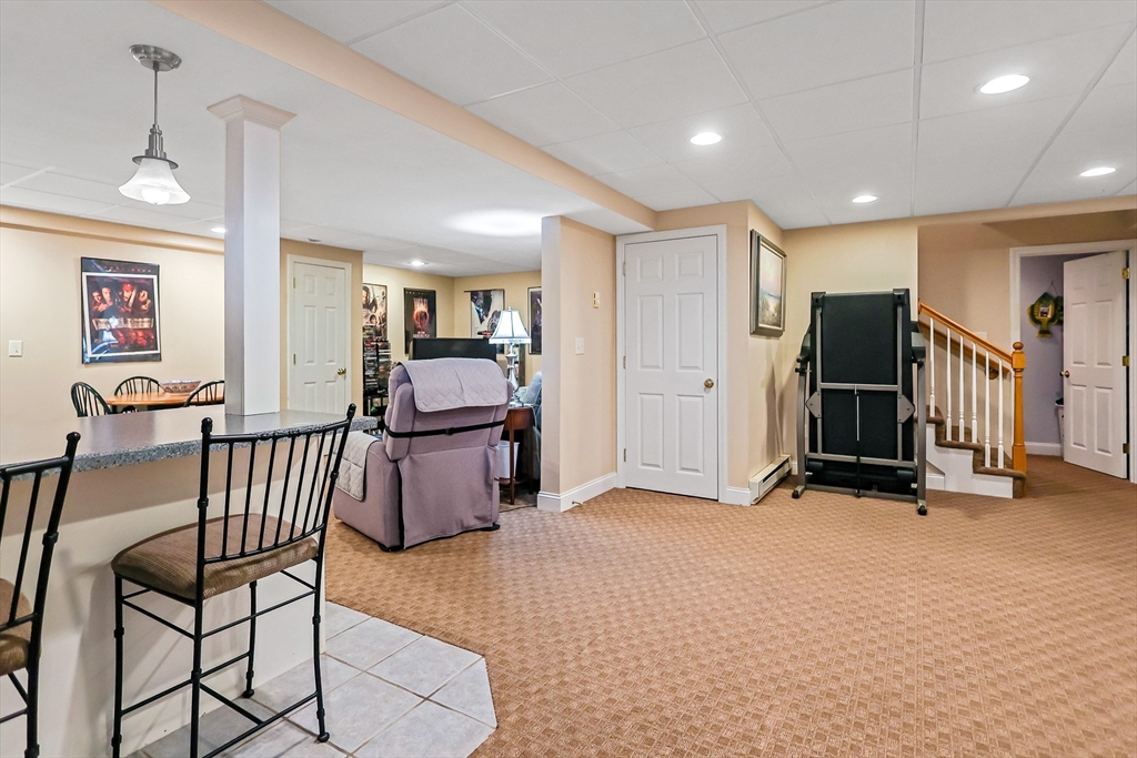 18 Maple Ridge Rd