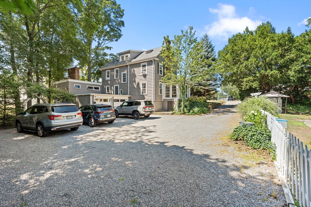 351 Lowell St