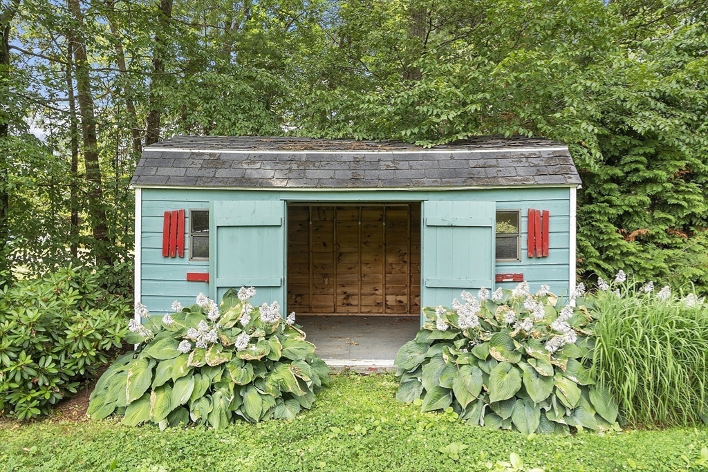2 Hemlock Lane