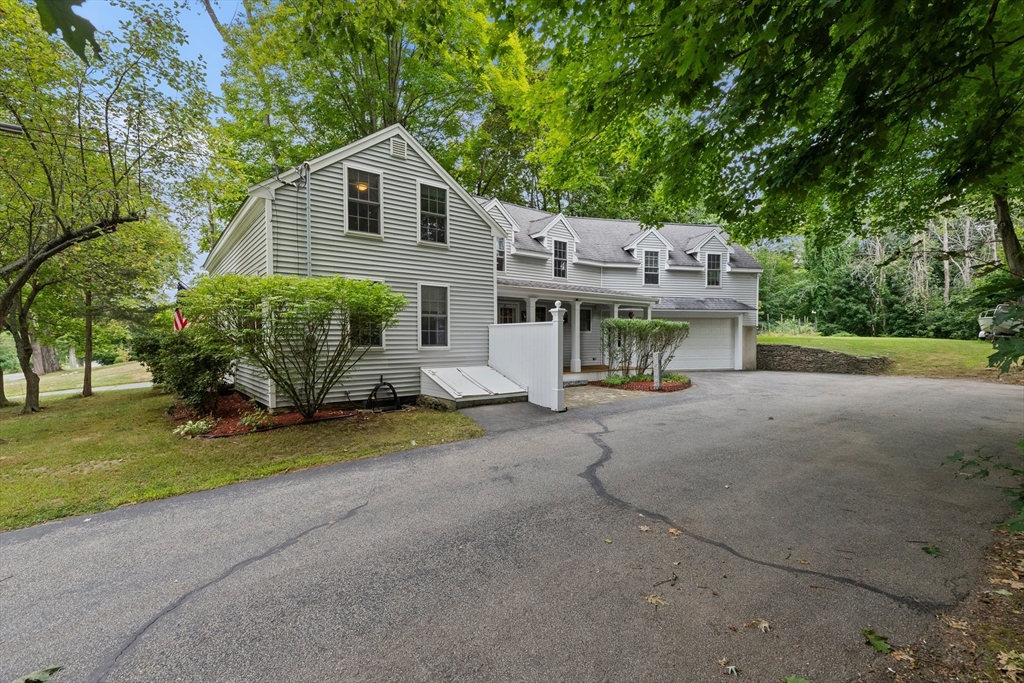 70 Maple St