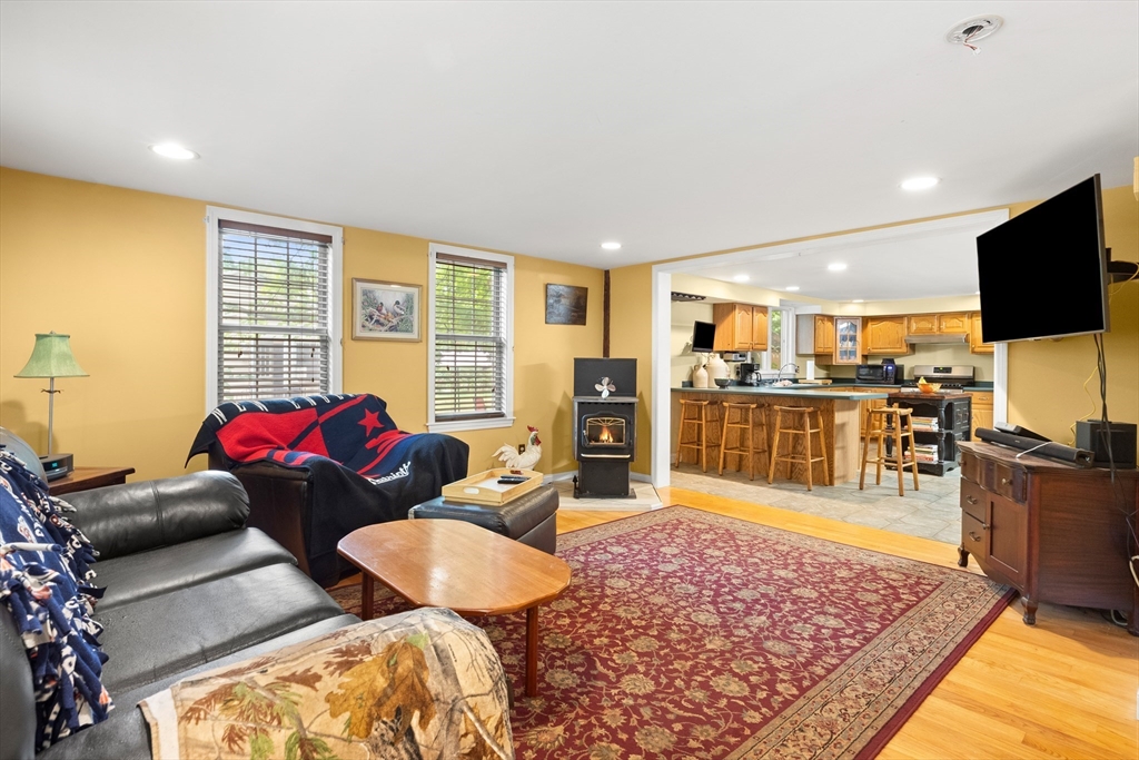 70 Maple St