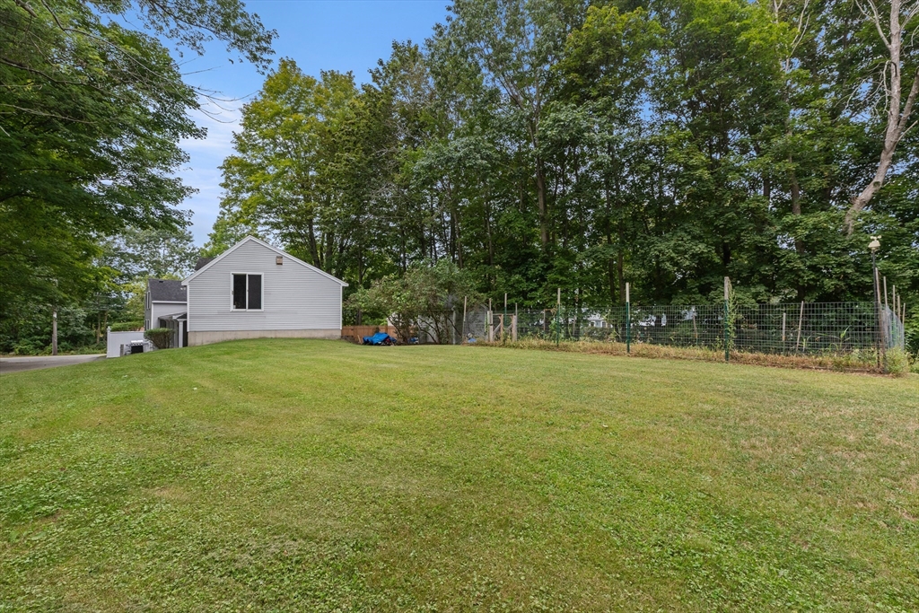 70 Maple St