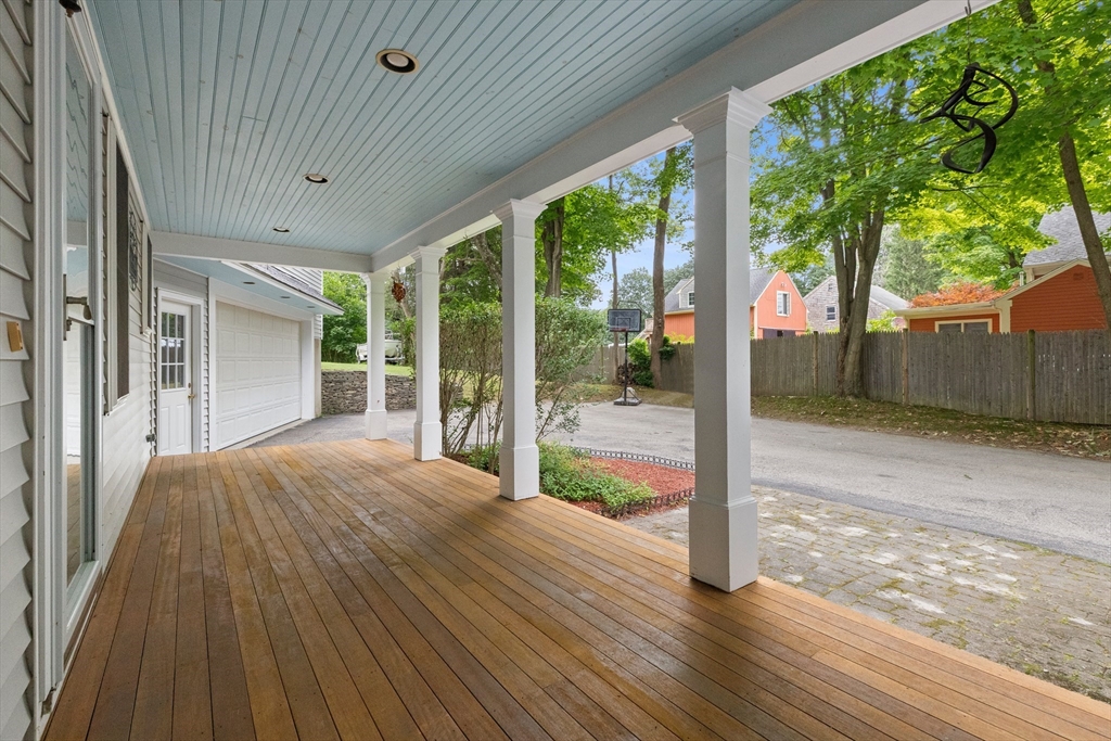 70 Maple St